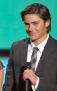 zac-efron-vmas-978-3