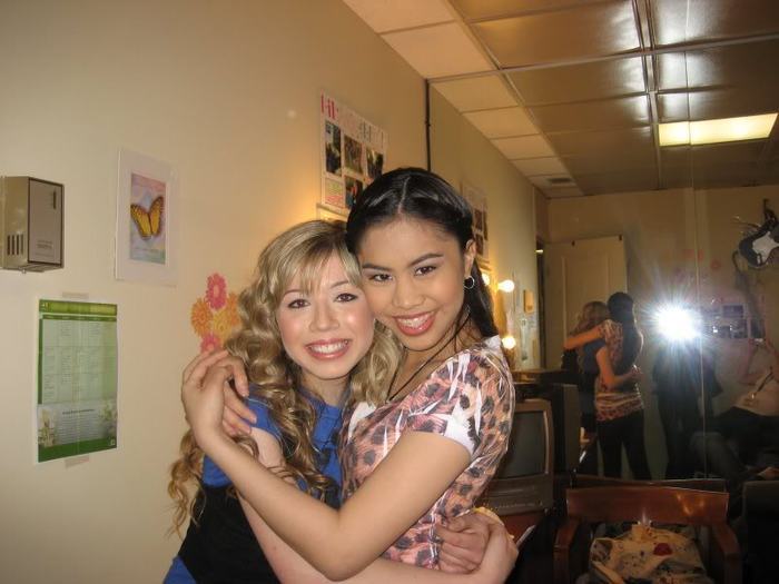 GMA_1112 - Me and Jennette