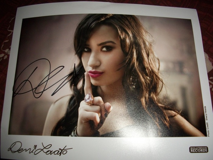 AUTOGRAPH01