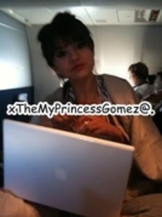 9 - x 0 Pics Rare Of Gomez 0 x