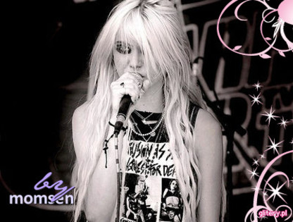 `Love!`[Claudia] - x Taylor Momsen