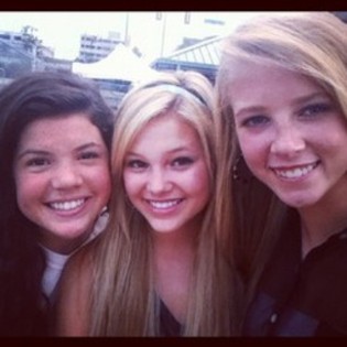 @eleanormadison_ @realoliviaholt and Chandler