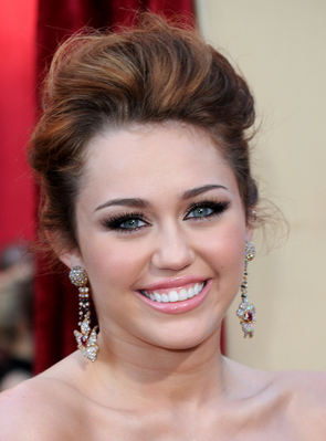 Miley (25) - 82nd Annual Academy Awards - 03-07-10