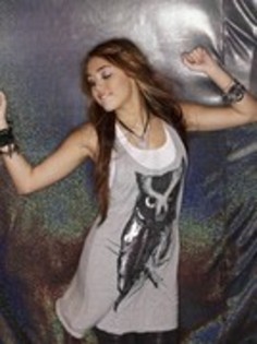 16133634_KUMRABDZX - Sedinta foto Miley Cyrus 17