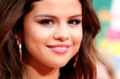 ll - 2 04 2011 - ll (13) - Selena Gomez Award Shows 2O11 April O2 Kids Choice Awards