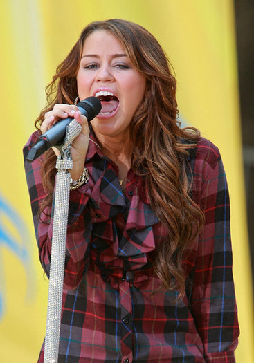 Miley+Cyrus+Performs+ABC+Good+Morning+America+4aBvQHH8WuYl