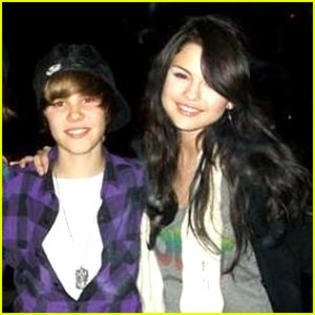 selena-gomez-justin-bieber-rockin-eve