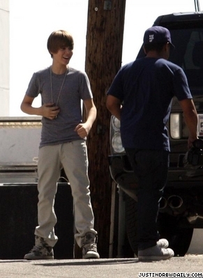 normal_justin-bieber-eenie-meenie-video_(4)