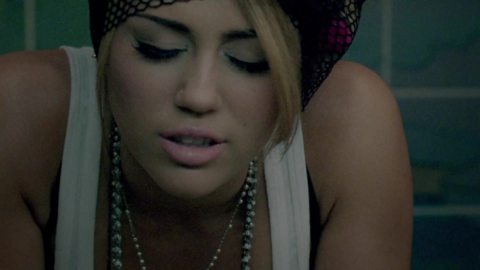 Miley Cyrus - Who Owns My Heart 0212