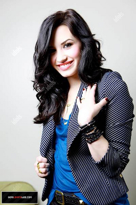 Photoshoot-demi-lovato-17651590-266-399