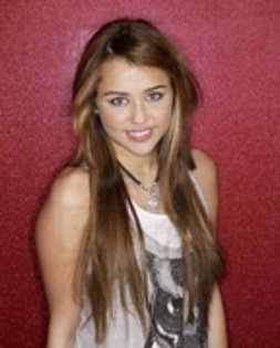 16133637_OGNXRHJII - Sedinta foto Miley Cyrus 17