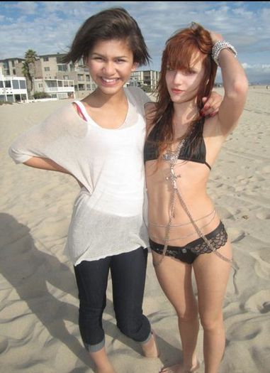 on the beach with Bella! - Me and Bella Thorne