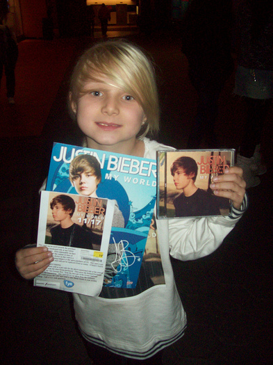 0 Justin Bieber CD signing 0
