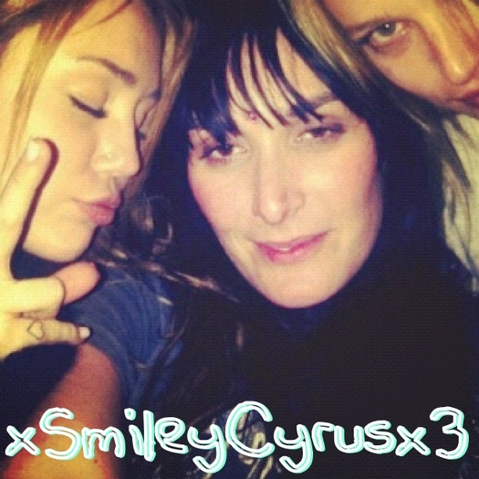 Private - Pics - Of - Miley . ♥