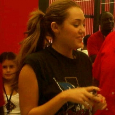 normal_004 - Signing Autographs in Haiti-miley