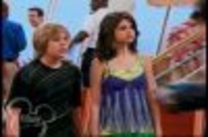 selena gomez in the suite life on deck (43)