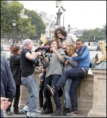 Filming LOL in Paris. xD (192)