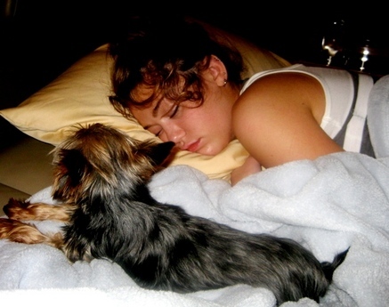 miley-cyrus-sleeping