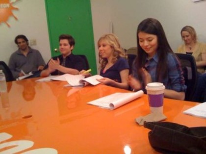 The Cast of iCarly is at a table read right now for a new episode.