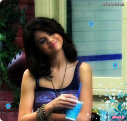 40268687_AQHBFTJND - Selena Gomez