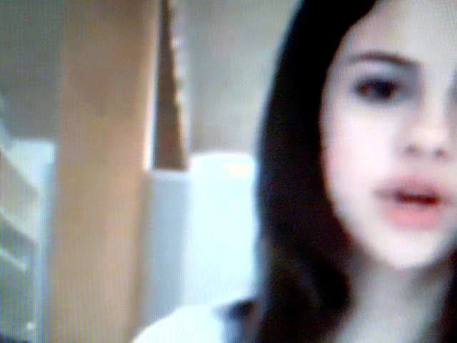 Selena Gomez Live Chat (100)