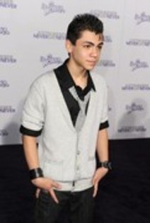 40524738_JTFLNIMPZ - adam irigoyen-deuce