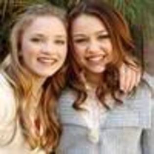 Emily_Osment_Nd_Miley_Cyrus_2