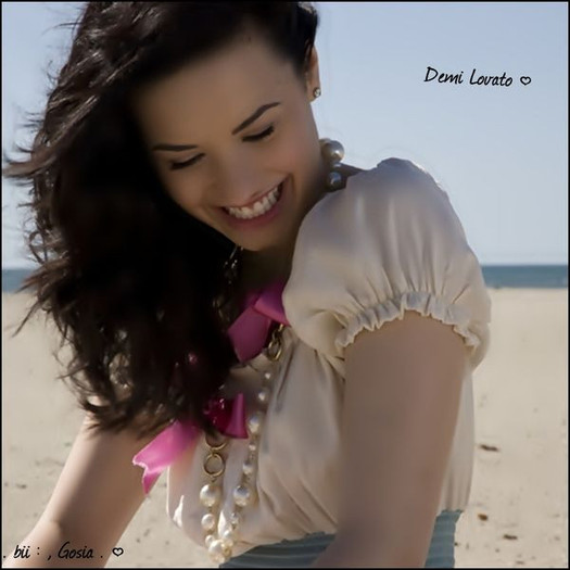 2-glitery_pl-DisneyStar-0-8391 - x -Demi Lovato