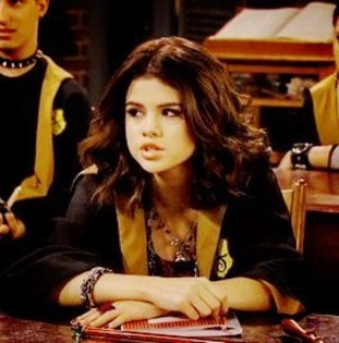 Alex-Russo-3-selena-gomez-30435824-264-267