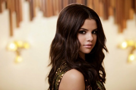 Selena-Gomez-Round-And-Round[1]