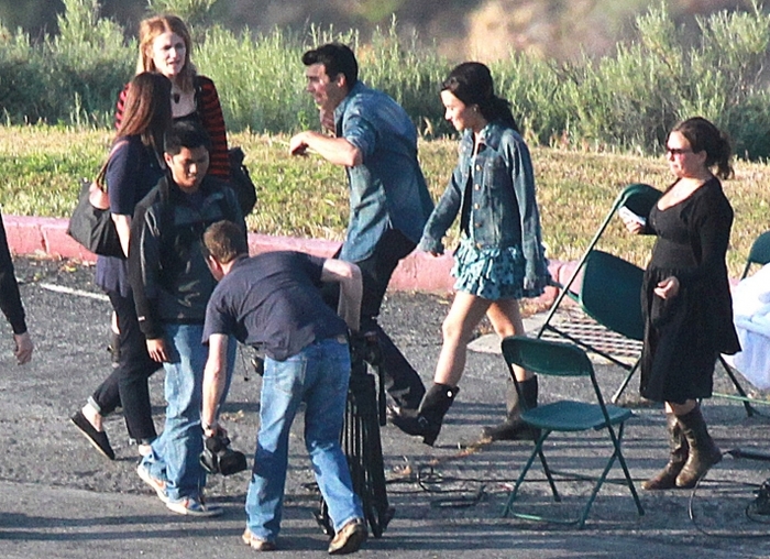 normal_JW_JoeDemivideoshootl0410_HQ-015 - JOE and Demi-at a videoshoot in the outskirts of LA