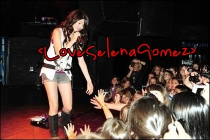 Selena Gomez in Concert (7)