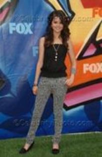 0 x - 26 . o8 . 2oo7 - x 0 (5) - Selena Gomez Award Shows 2OO7 August Teen Choice Awards