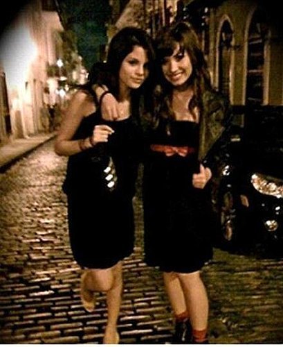 8 - Club Selena Gomez And Demi Lovato