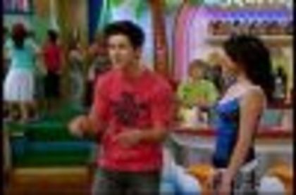 selena gomez in the suite life on deck (8)