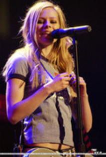 10261019_XOJIFVELQ - Avril  Lavigne
