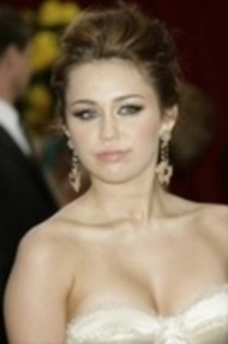 11998412_CMJFFVQCD - x miley oscar 2010