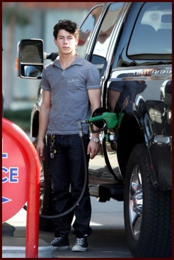 normal_gas007 - Nick-Out pumping gas in Los Angeles