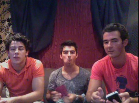 Jonas Brothers Live Chat (22)