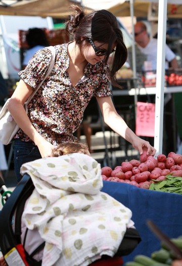 Selena+Gomez+Family+Out+Farmers+Market+67IRTtSb79Xl