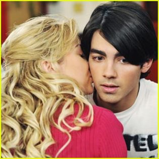 joe-jonas-love-sick