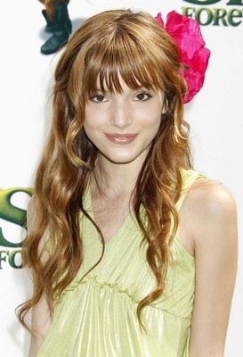 bella-thorne-598104l-poza