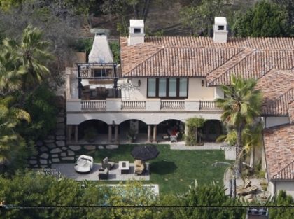 Miley Cyrus - Cyrus Family House (1)