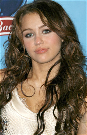 miley-cyrus-twilight - Miley Cyrus crede ca isteria Twilight este o prostie