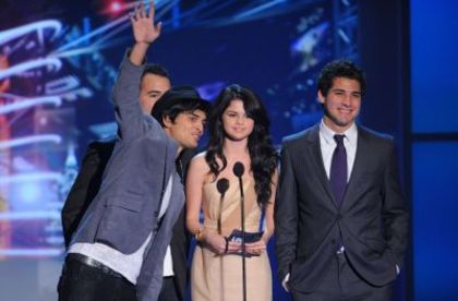 normal_019 - Selena Gomez Award Shows 2OO9 October 15 Latin America MTV Awards