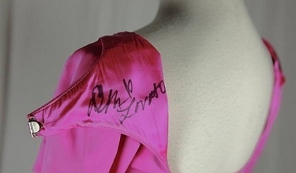 My autograph on her dress !