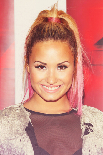 Demi's new look is really beautiful