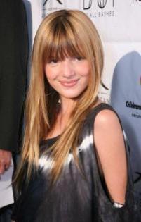 Bella_Thorne_1259504456_3