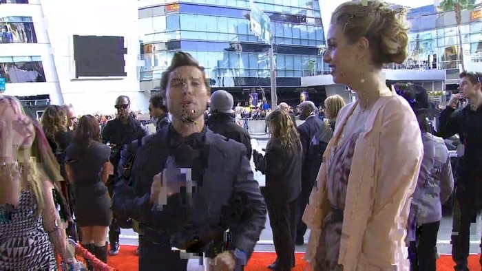 bscap0005 - 2010 - American Music Awards - Red Carpet Interview 01 - Captures by me