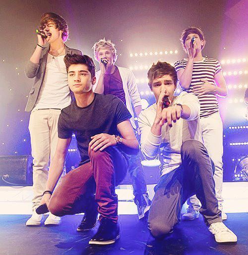 Performing on stage - Some pics with 1D boys